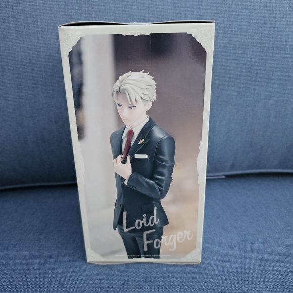 SPY x FAMILY - Loid Forger (Party) Premium Figure - Picture 5 of 5
